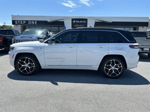 More photos of 2022 Jeep Grand Cherokee Summit Reserve 4xe at Step One Cadillac Buick GMC Pensacola, FL
