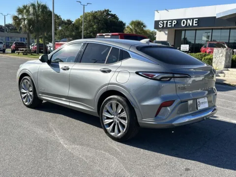 More photos of 2025 Buick Envista Avenir at Step One Cadillac Buick GMC Pensacola, FL