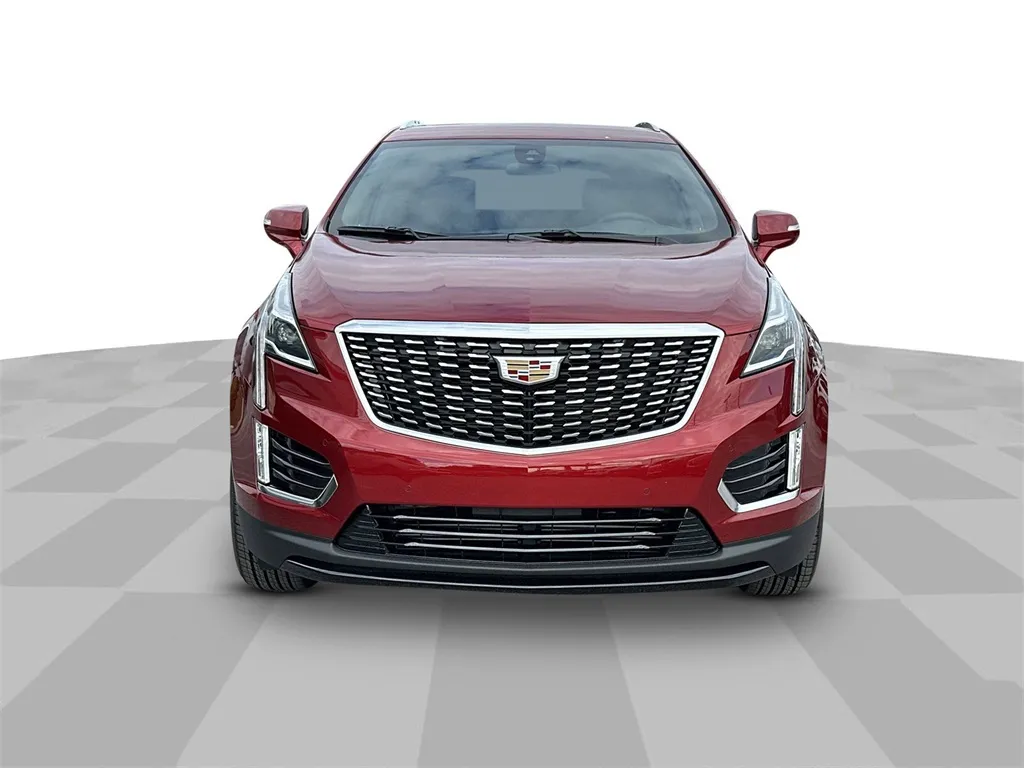 2025 Cadillac XT5 Luxury photo 2