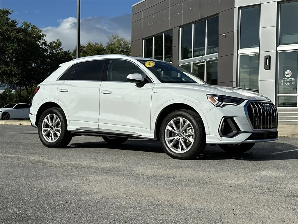 2024 Audi Q3 Premium S line photo 2