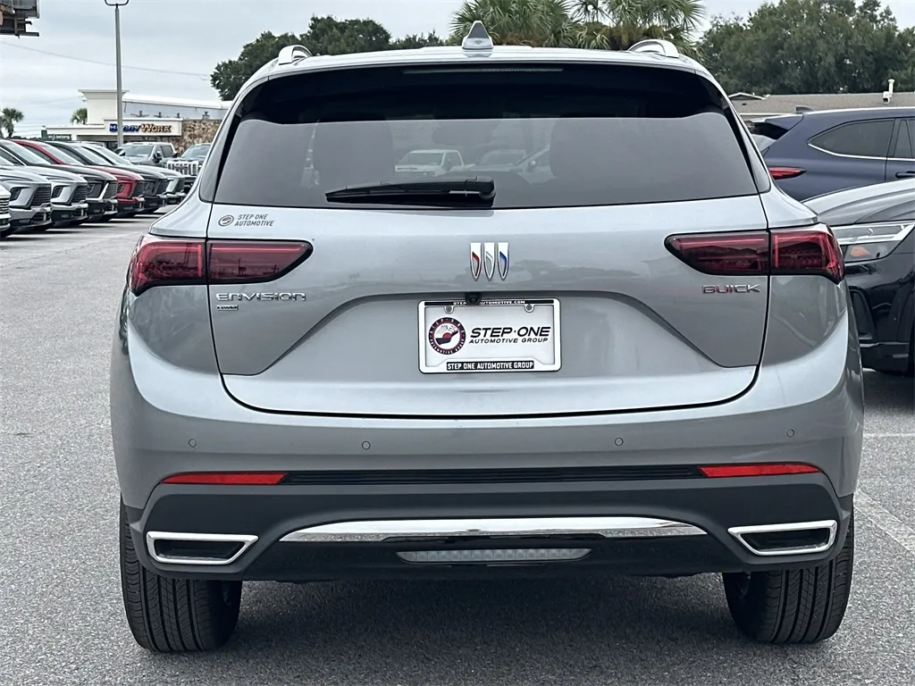 2025 Buick Envision Preferred photo 2