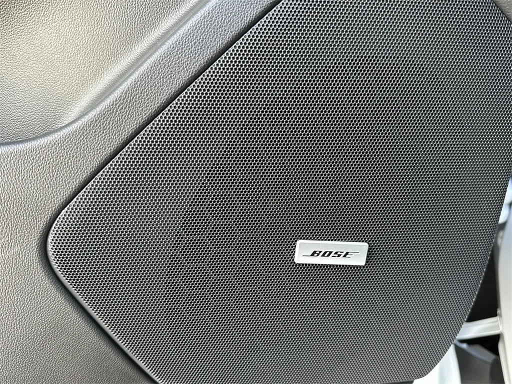 2025 Cadillac XT5 Premium Luxury photo 3