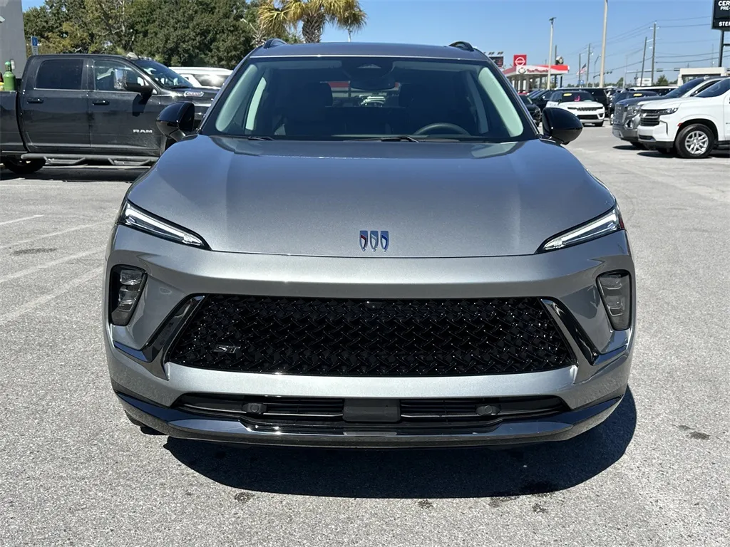 2025 Buick Envision Sport Touring photo 2