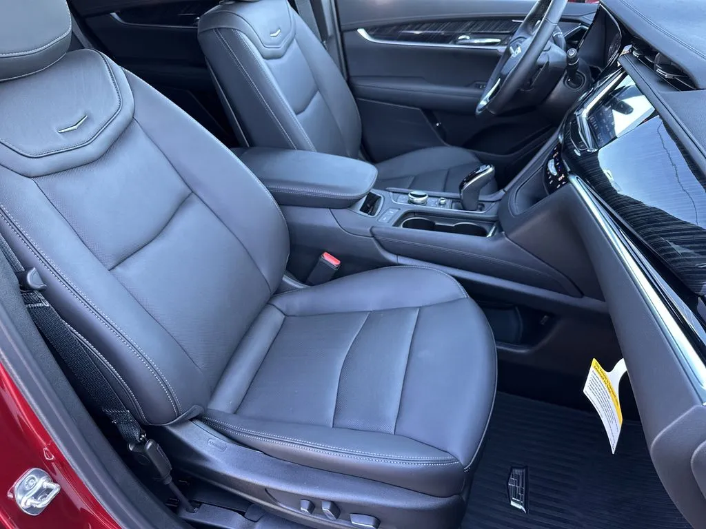 2025 Cadillac XT6 Premium Luxury - Photo 33