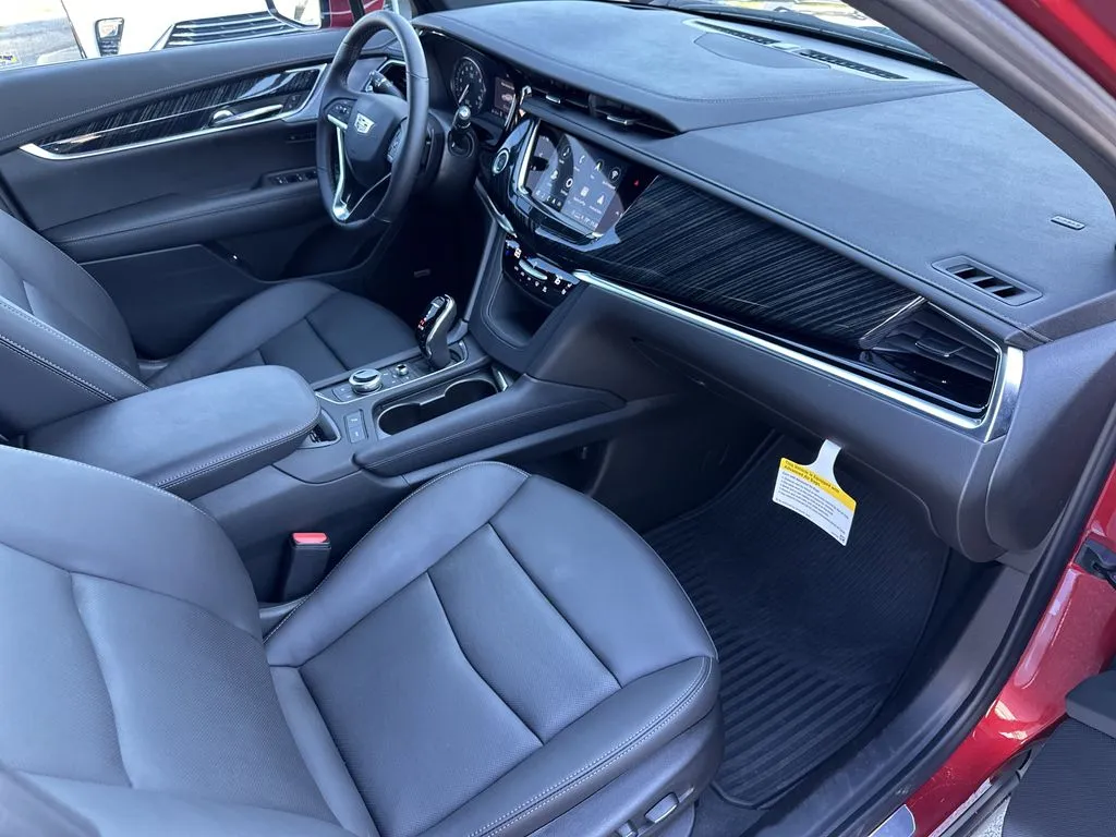 2025 Cadillac XT6 Premium Luxury - Photo 32
