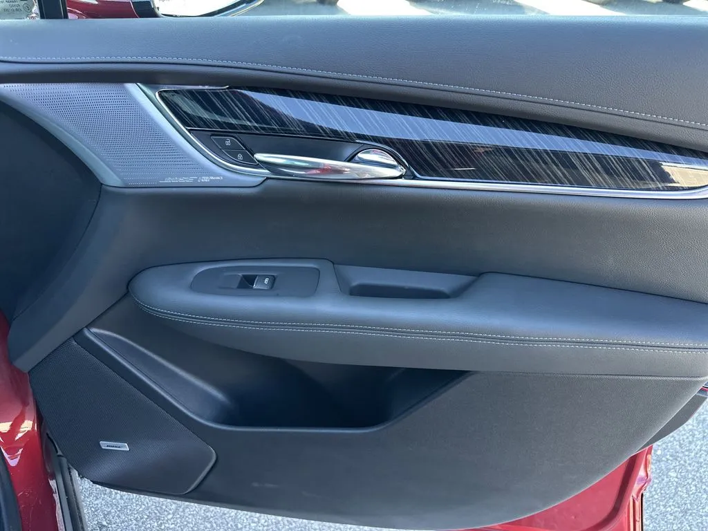 2025 Cadillac XT6 Premium Luxury - Photo 35