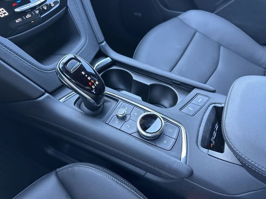 2025 Cadillac XT6 Premium Luxury - Photo 25