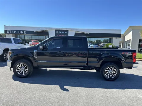 More photos of 2019 Ford F-250SD Lariat at Step One Cadillac Buick GMC Pensacola, FL