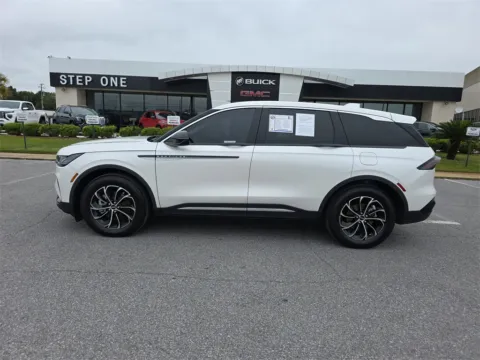 More photos of 2025 Lincoln Nautilus Premiere at Step One Cadillac Buick GMC Pensacola, FL