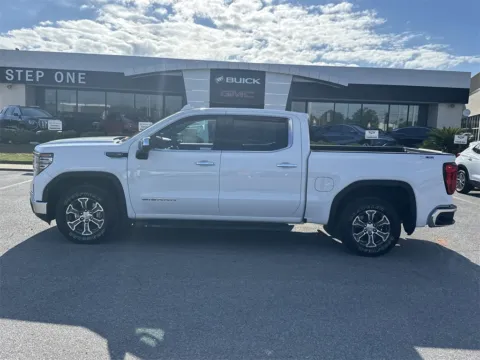 More photos of 2022 GMC Sierra 1500 SLT at Step One Cadillac Buick GMC Pensacola, FL