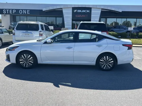 More photos of 2023 Nissan Altima 2.5 SV at Step One Cadillac Buick GMC Pensacola, FL