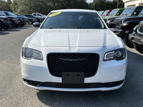 More photos of 2021 Chrysler 300 Touring at Step One CDJR Fiat Crestview, FL