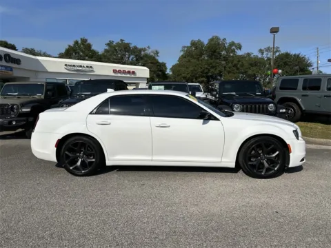 More photos of 2021 Chrysler 300 Touring at Step One CDJR Fiat Crestview, FL