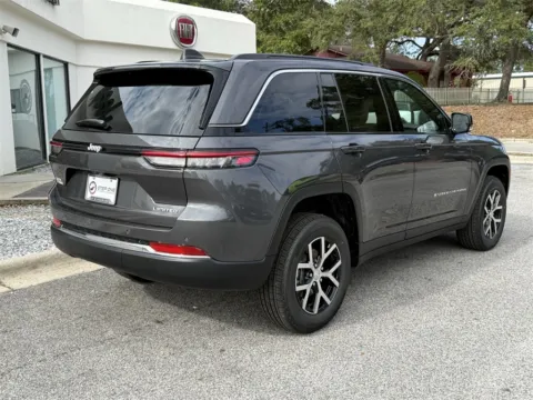 More photos of 2025 Jeep Grand Cherokee Limited at Step One CDJR Fiat Crestview, FL