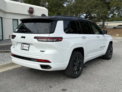 More photos of 2025 Jeep Grand Cherokee L Summit at Step One CDJR Fiat Crestview, FL