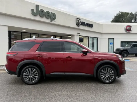 More photos of 2024 Nissan Pathfinder SL at Step One CDJR Fiat Crestview, FL