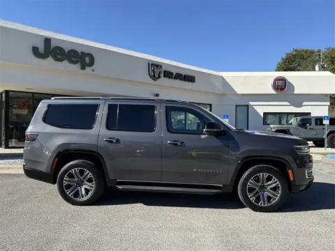 More photos of 2024 Jeep Wagoneer Series II at Step One CDJR Fiat Crestview, FL