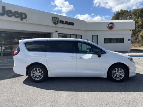 More photos of 2026 Chrysler Pacifica Select at Step One CDJR Fiat Crestview, FL