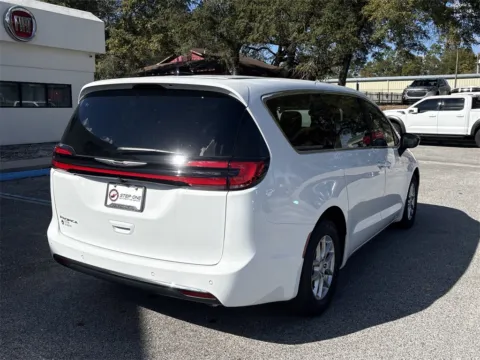 More photos of 2026 Chrysler Pacifica Select at Step One CDJR Fiat Crestview, FL