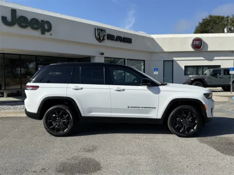 More photos of 2025 Jeep Grand Cherokee Limited at Step One CDJR Fiat Crestview, FL