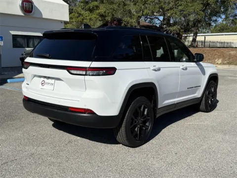 More photos of 2025 Jeep Grand Cherokee Limited at Step One CDJR Fiat Crestview, FL