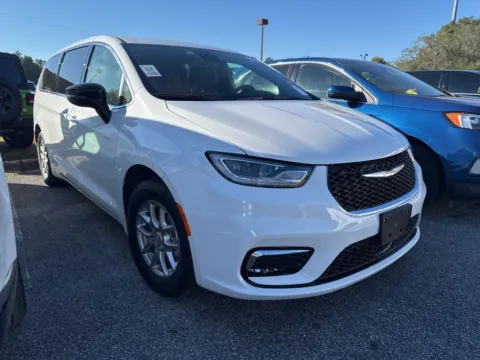 Photos of 2025 Chrysler Pacifica Select for sale in Crestview, FL at Step One CDJR Fiat Crestview