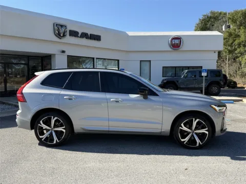 More photos of 2023 Volvo XC60 B5 Ultimate Dark Theme at Step One CDJR Fiat Crestview, FL