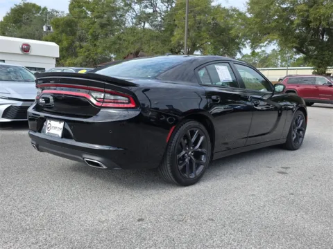 More photos of 2022 Dodge Charger SXT at Step One CDJR Fiat Crestview, FL