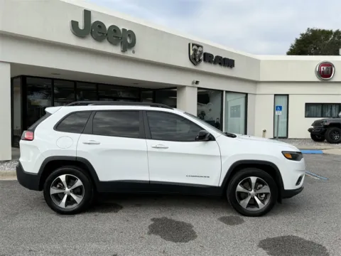 More photos of 2022 Jeep Cherokee Limited at Step One CDJR Fiat Crestview, FL