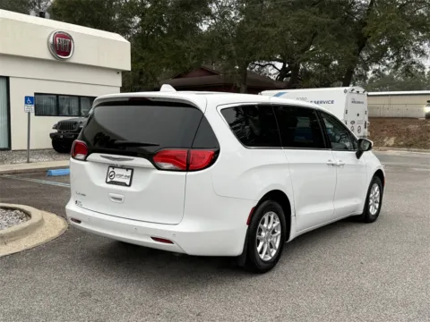 More photos of 2020 Chrysler Voyager LX at Step One CDJR Fiat Crestview, FL