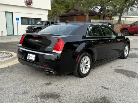 More photos of 2022 Chrysler 300 Touring at Step One CDJR Fiat Crestview, FL