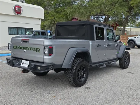 More photos of 2020 Jeep Gladiator Sport at Step One CDJR Fiat Crestview, FL