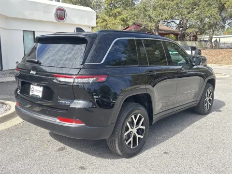 More photos of 2025 Jeep Grand Cherokee Limited at Step One CDJR Fiat Crestview, FL