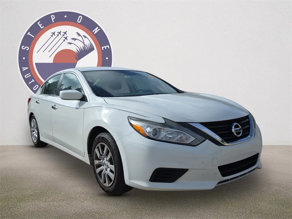 White 2018 Nissan Altima 2.5 S for sale in Crestview, FL