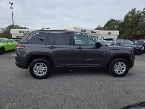 More photos of 2025 Jeep Grand Cherokee Laredo at Step One CDJR Fiat Crestview, FL
