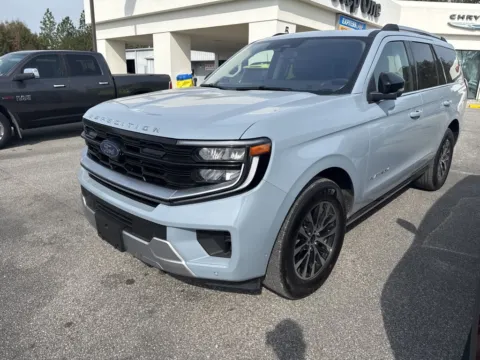 Photos of 2025 Ford Expedition Platinum for sale in Crestview, FL at Step One CDJR Fiat Crestview