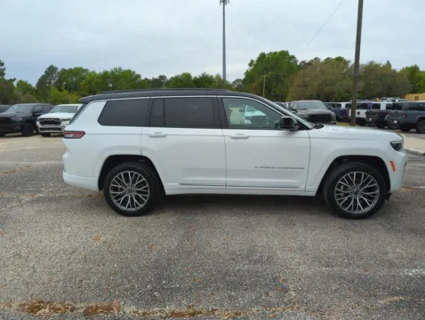 More photos of 2026 Jeep Grand Cherokee L Summit at Step One CDJR Fiat Crestview, FL