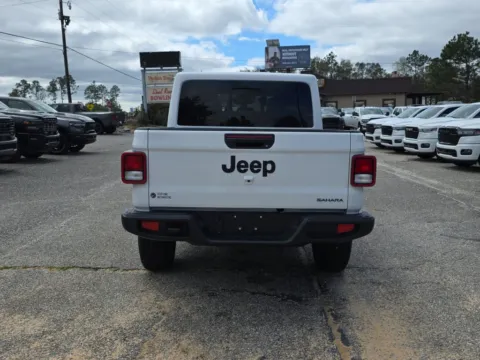 More photos of 2026 Jeep Gladiator Sahara at Step One CDJR Fiat Crestview, FL