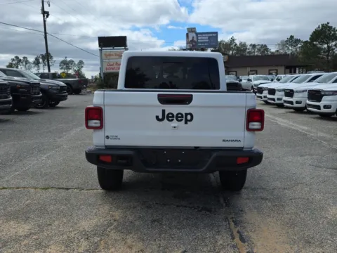More photos of 2026 Jeep Gladiator Sahara at Step One CDJR Fiat Crestview, FL