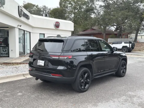 More photos of 2023 Jeep Grand Cherokee Limited at Step One CDJR Fiat Crestview, FL