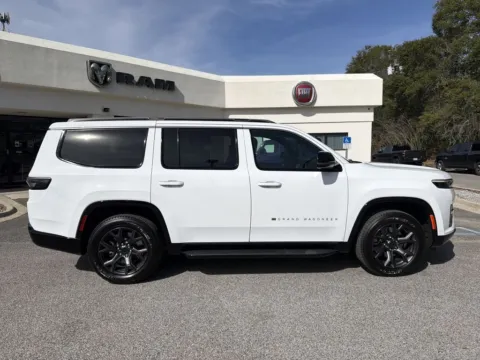 More photos of 2026 Jeep Grand Wagoneer Limited at Step One CDJR Fiat Crestview, FL