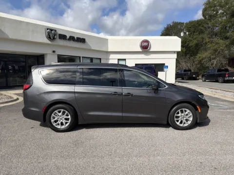 More photos of 2022 Chrysler Pacifica Touring L at Step One CDJR Fiat Crestview, FL