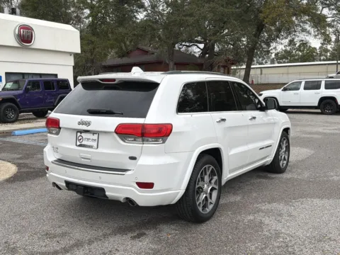 More photos of 2020 Jeep Grand Cherokee Overland at Step One CDJR Fiat Crestview, FL