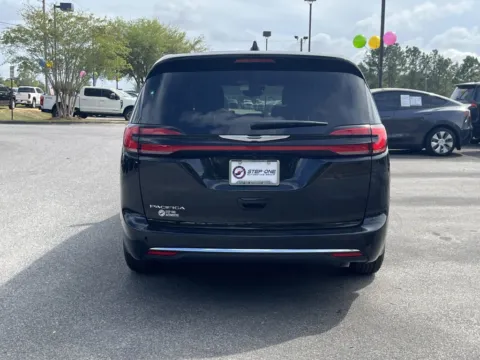 More photos of 2026 Chrysler Pacifica Select at Step One CDJR Fiat Crestview, FL