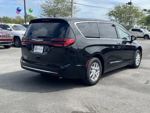 More photos of 2026 Chrysler Pacifica Select at Step One CDJR Fiat Crestview, FL