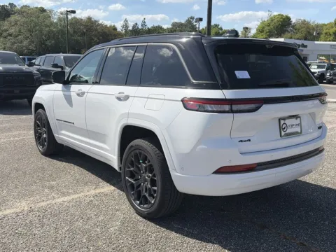 More photos of 2026 Jeep Grand Cherokee Summit at Step One CDJR Fiat Crestview, FL