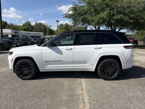 More photos of 2026 Jeep Grand Cherokee Summit at Step One CDJR Fiat Crestview, FL