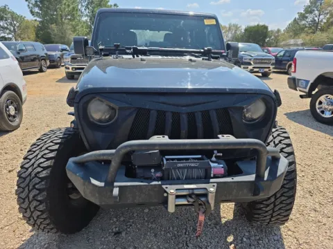 More photos of 2019 Jeep Wrangler Unlimited Sport S at Step One CDJR Fiat Crestview, FL