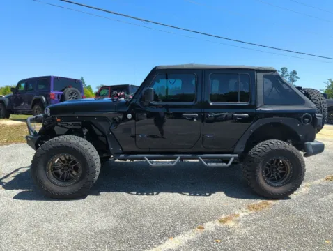 More photos of 2019 Jeep Wrangler Unlimited Sport S at Step One CDJR Fiat Crestview, FL