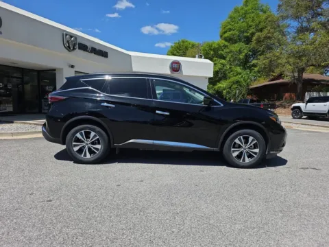 More photos of 2024 Nissan Murano SV at Step One CDJR Fiat Crestview, FL